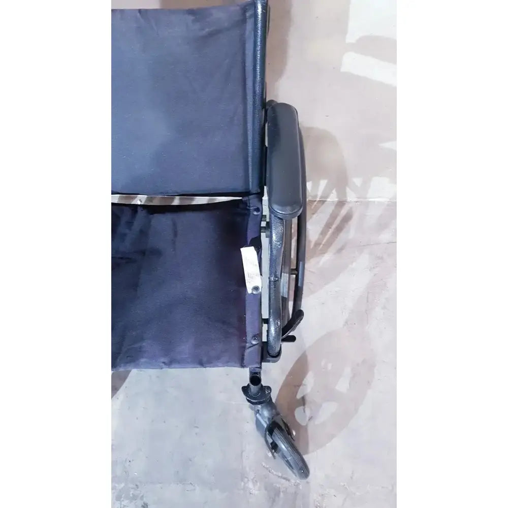 Medline Guardian K1 Lightweight Wheelchair Compact Seat Ready to Use Wheelchair, second-hand product photo 2