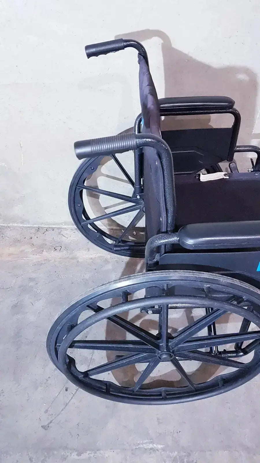Medline Guardian K1 Lightweight Wheelchair Compact Seat Ready to Use Wheelchair, second-hand product photo 12