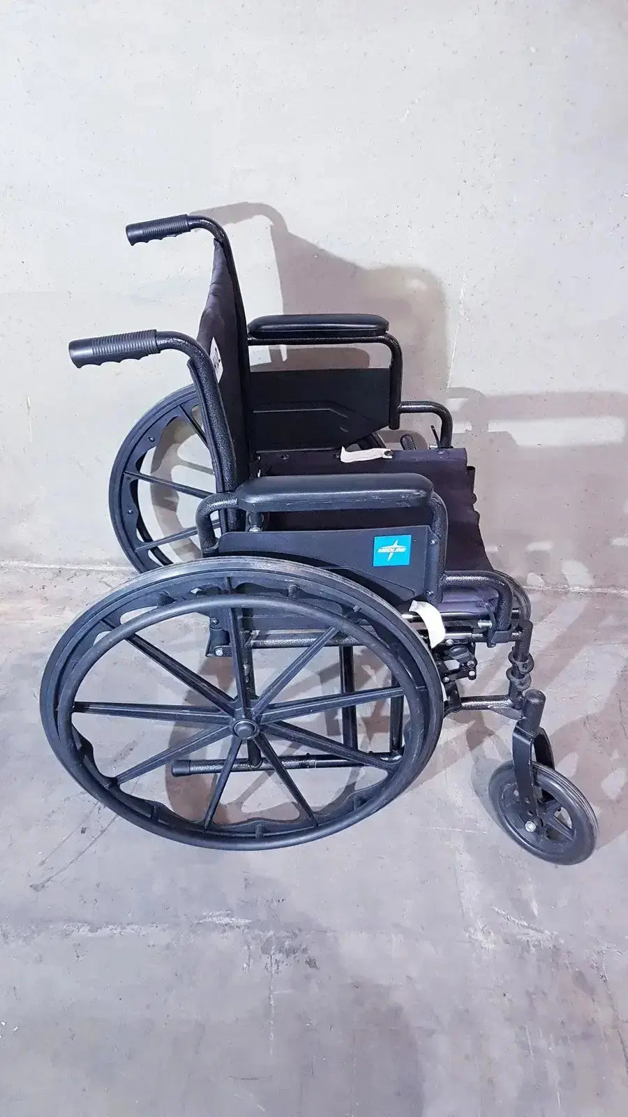 Medline Guardian K1 Lightweight Wheelchair Compact Seat Ready to Use Wheelchair, second-hand product photo 11