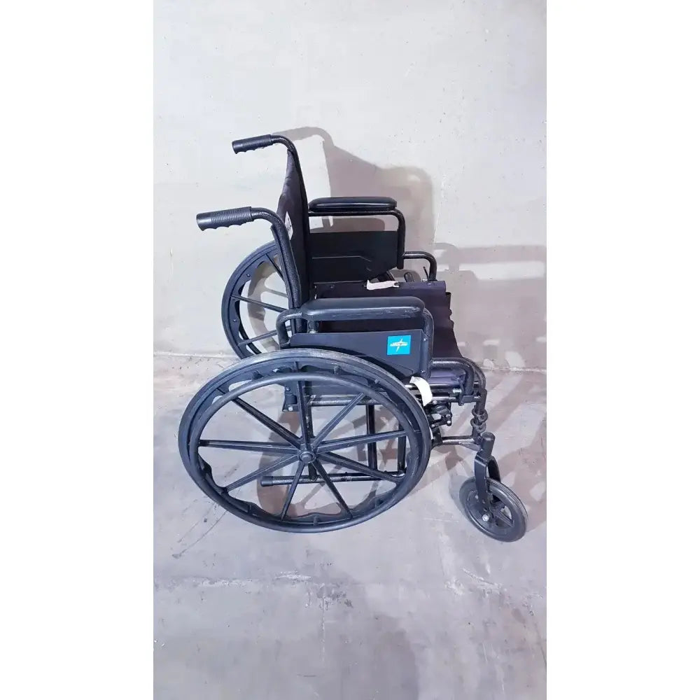 Medline Guardian K1 Lightweight Wheelchair Compact Seat Ready to Use Wheelchair, second-hand product photo 11