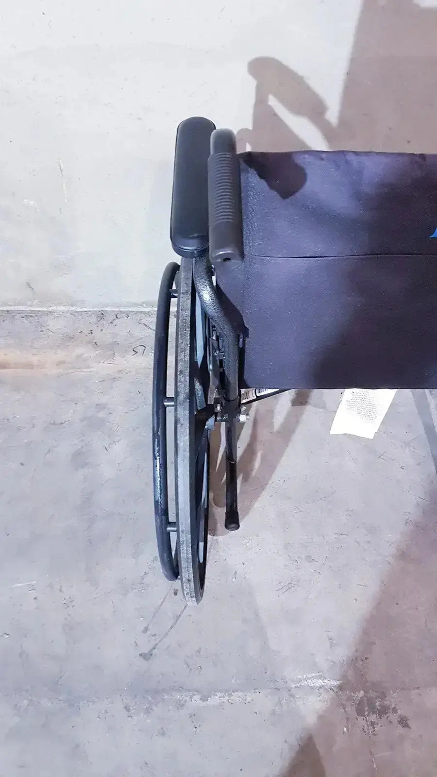 Medline Guardian K1 Lightweight Wheelchair Compact Seat Ready to Use Wheelchair, second-hand product photo 10