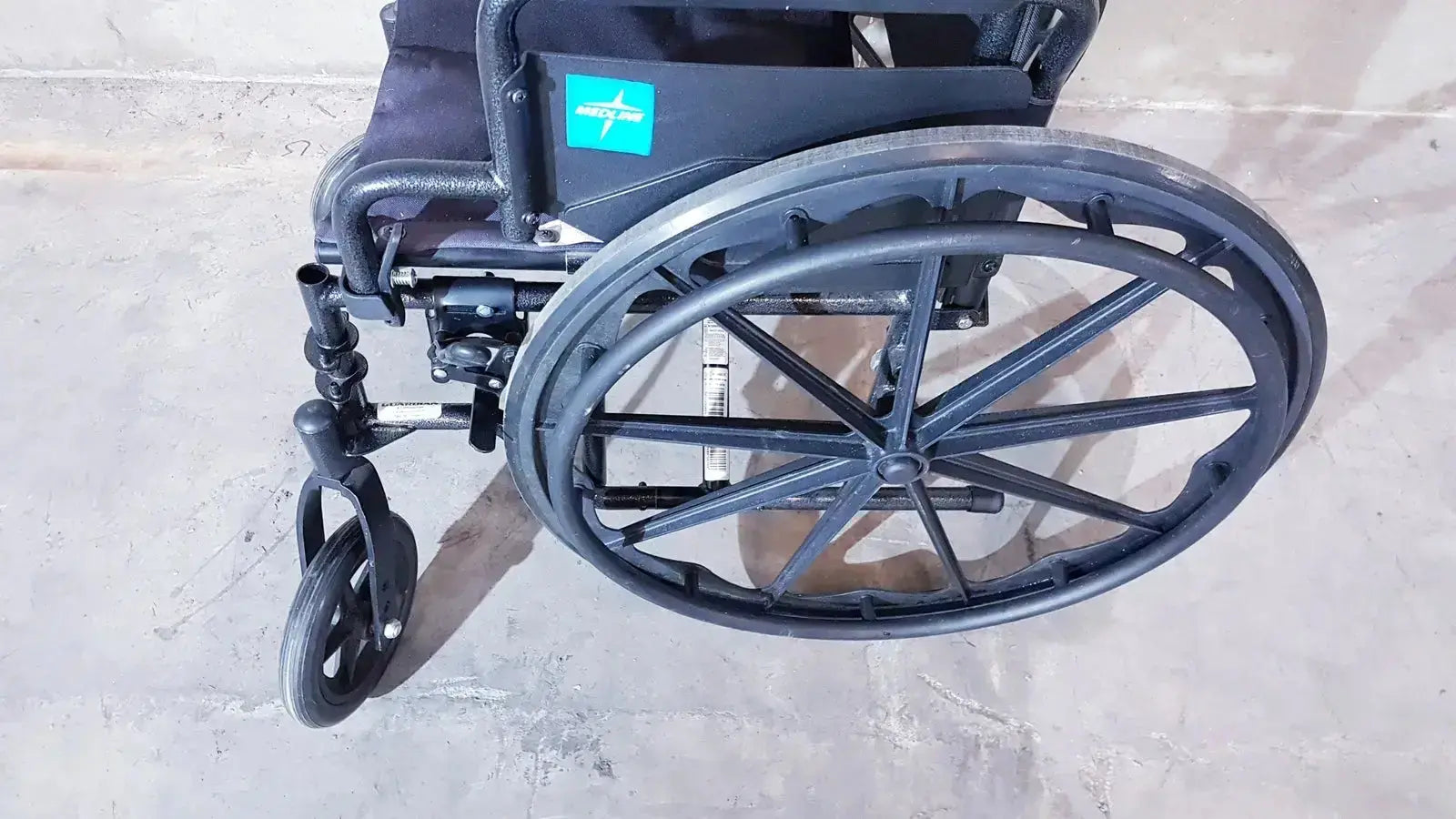 Medline Guardian K1 Lightweight Wheelchair Compact Seat Ready to Use Wheelchair, second-hand product photo 6