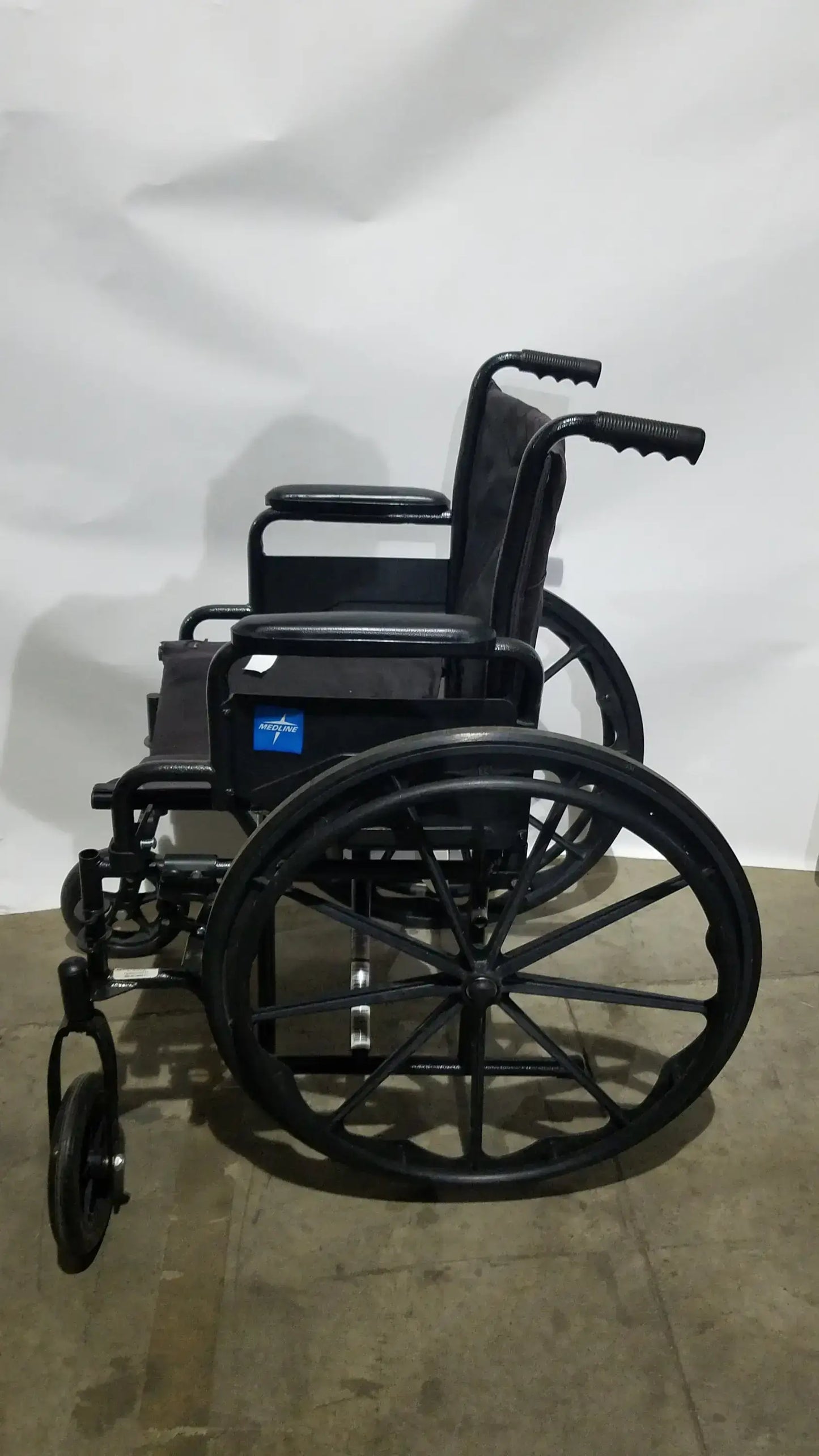 Reuse Medical Equipment Medline Guardian Standard Manual Wheelchair with Padded Arms and Durable Folding Frame Wheelchairs, second-hand product photo 8