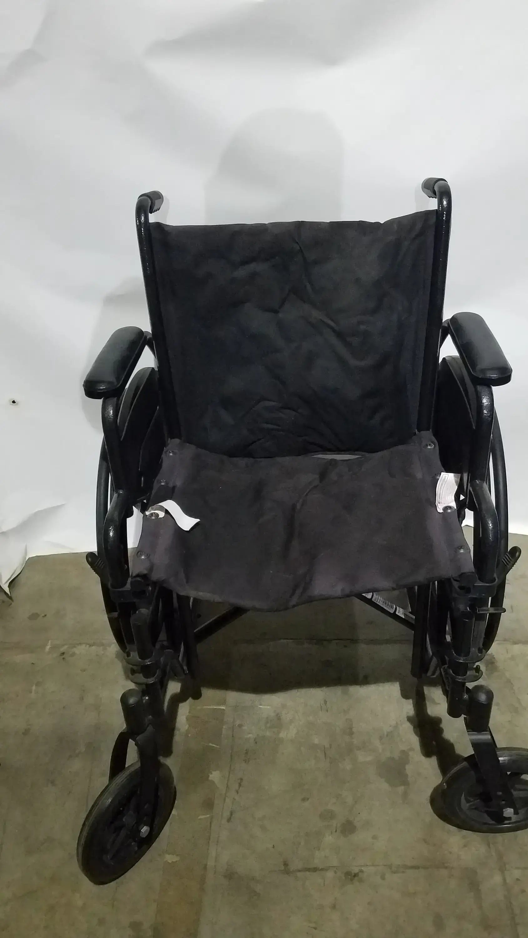 Reuse Medical Equipment Medline Guardian Standard Manual Wheelchair with Padded Arms and Durable Folding Frame Wheelchairs, second-hand product photo 10