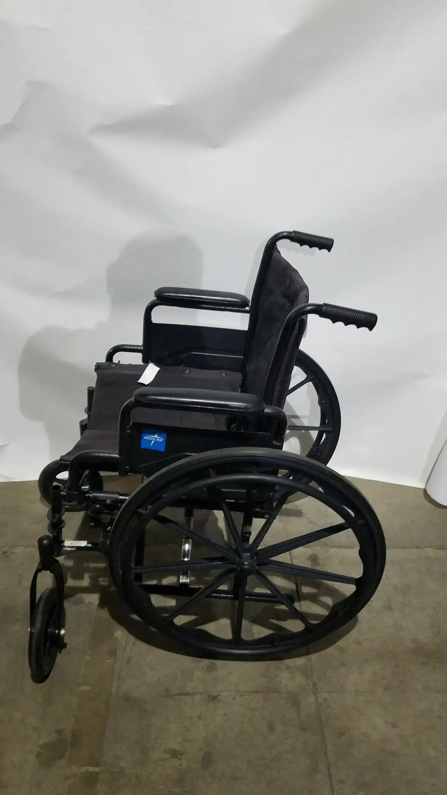 Reuse Medical Equipment Medline Guardian Standard Manual Wheelchair with Padded Arms and Durable Folding Frame Wheelchairs, second-hand product photo 7
