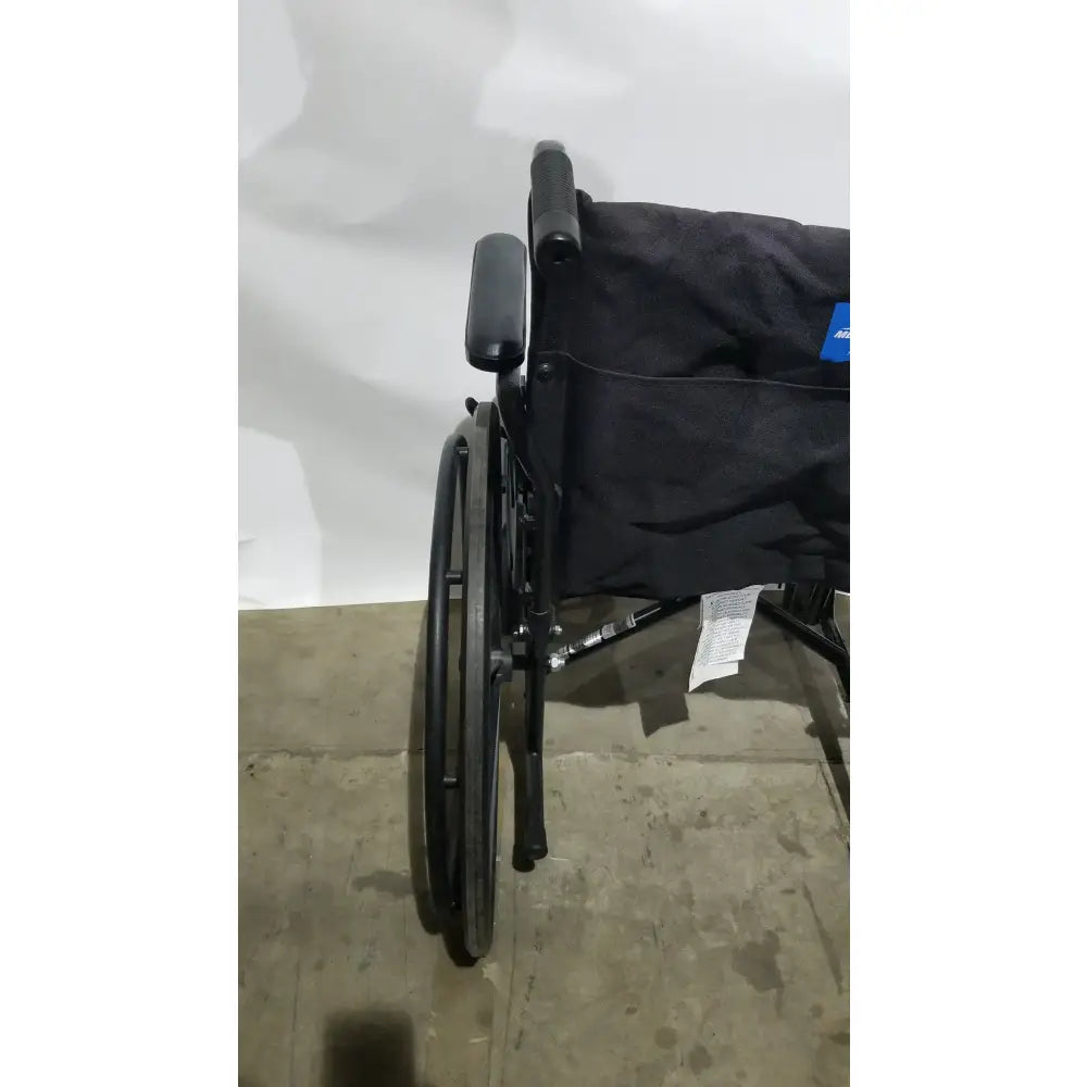 Reuse Medical Equipment Medline Guardian Standard Manual Wheelchair with Padded Arms and Durable Folding Frame Wheelchairs, second-hand product photo 4