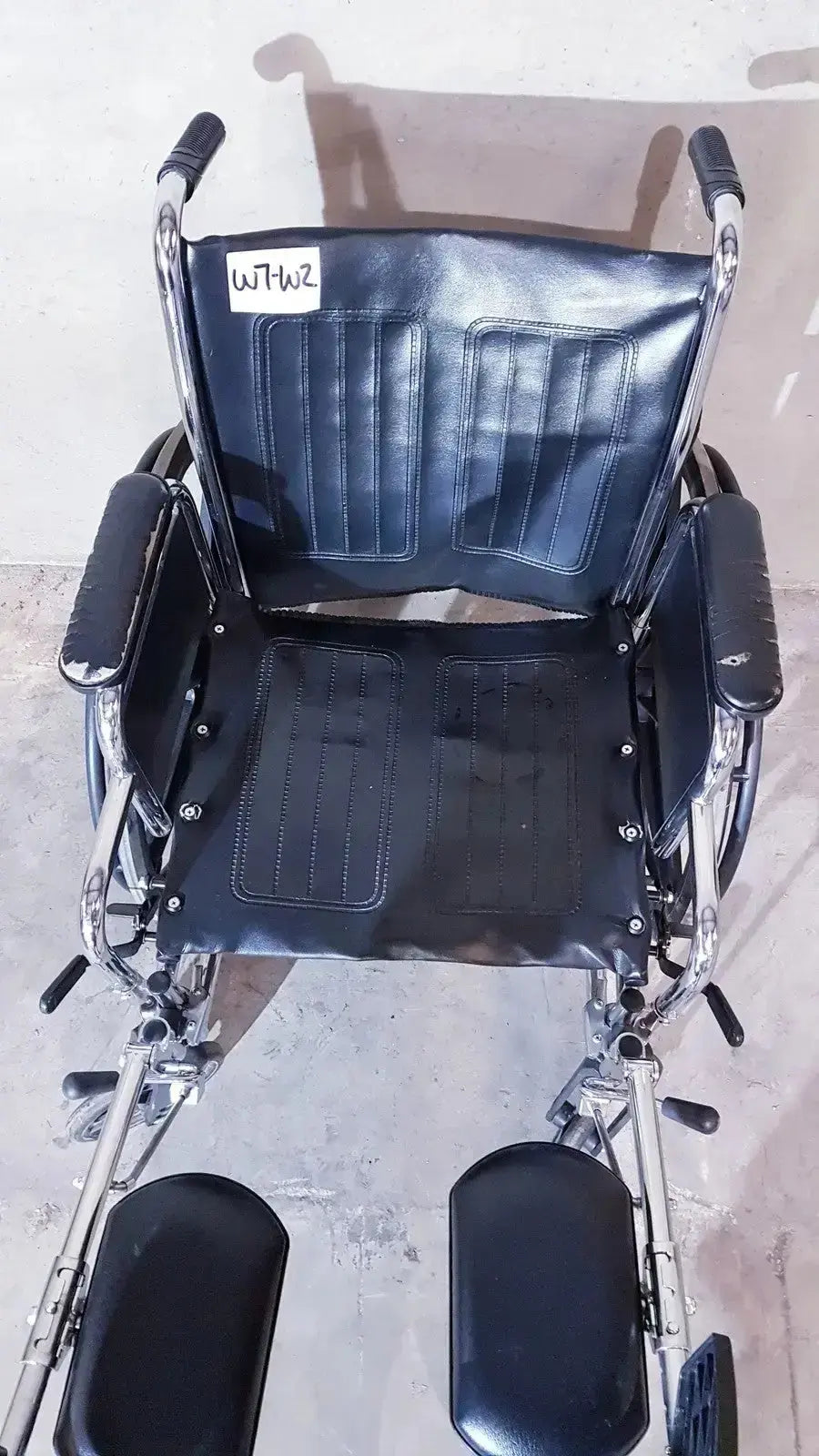 Medline K1206N22E Manual Wheelchair For Adult With Swing Back Manual Wheelchair, second-hand product photo 4