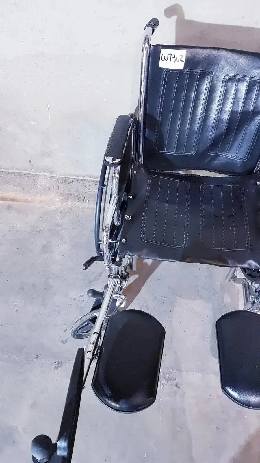 Medline K1206N22E Manual Wheelchair For Adult With Swing Back Manual Wheelchair, second-hand product photo 3