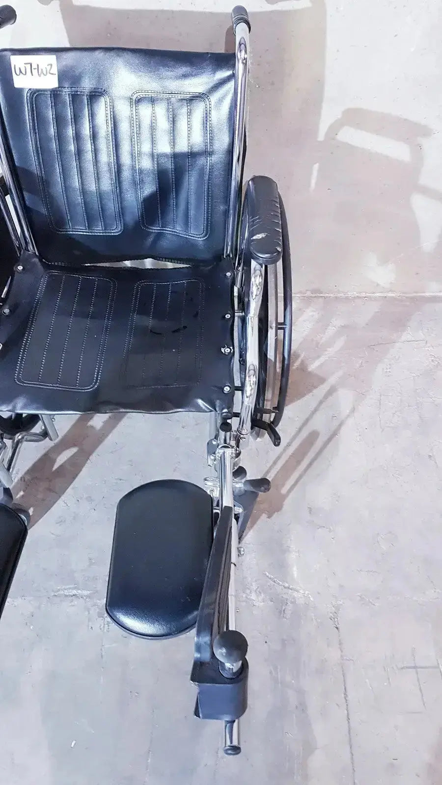 Medline K1206N22E Manual Wheelchair For Adult With Swing Back Manual Wheelchair, second-hand product photo 2