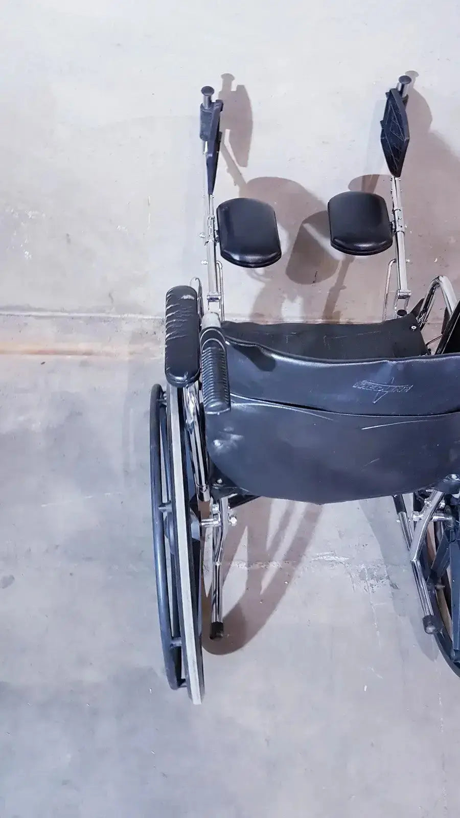 Medline K1206N22E Manual Wheelchair For Adult With Swing Back Manual Wheelchair, second-hand product photo 10