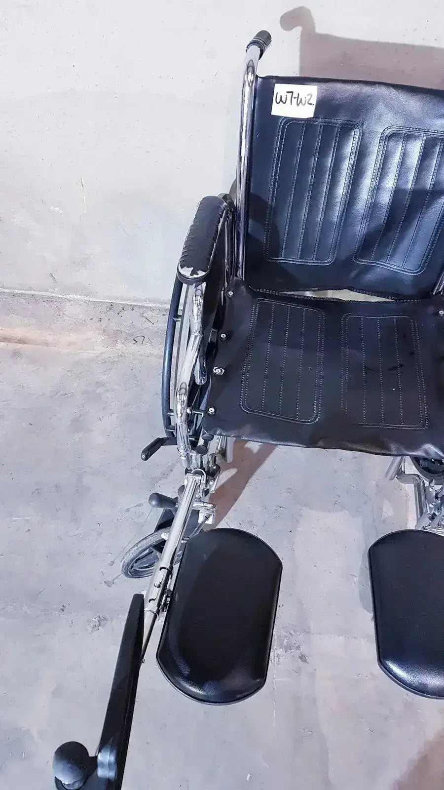 Medline K1206N22E Manual Wheelchair For Adult With Swing Back Manual Wheelchair, second-hand product photo 3