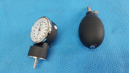 Medline Manual Adult Aneroid Sphygmomanometer Blood Pressure Cuff Arm Kit Aneroid Sphygmomanometer, second-hand product photo 10