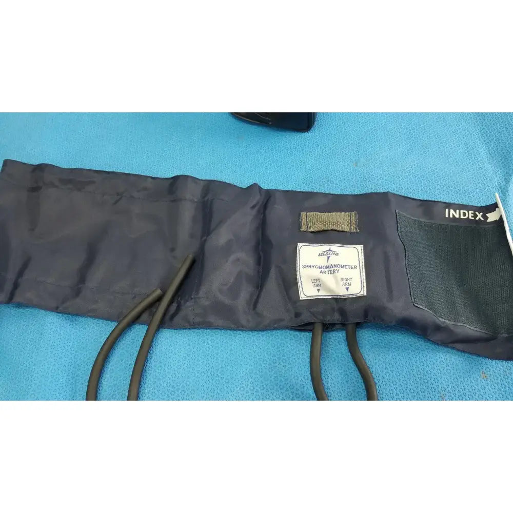 Medline Manual Adult Aneroid Sphygmomanometer Blood Pressure Cuff Arm Kit Aneroid Sphygmomanometer, second-hand product photo 3
