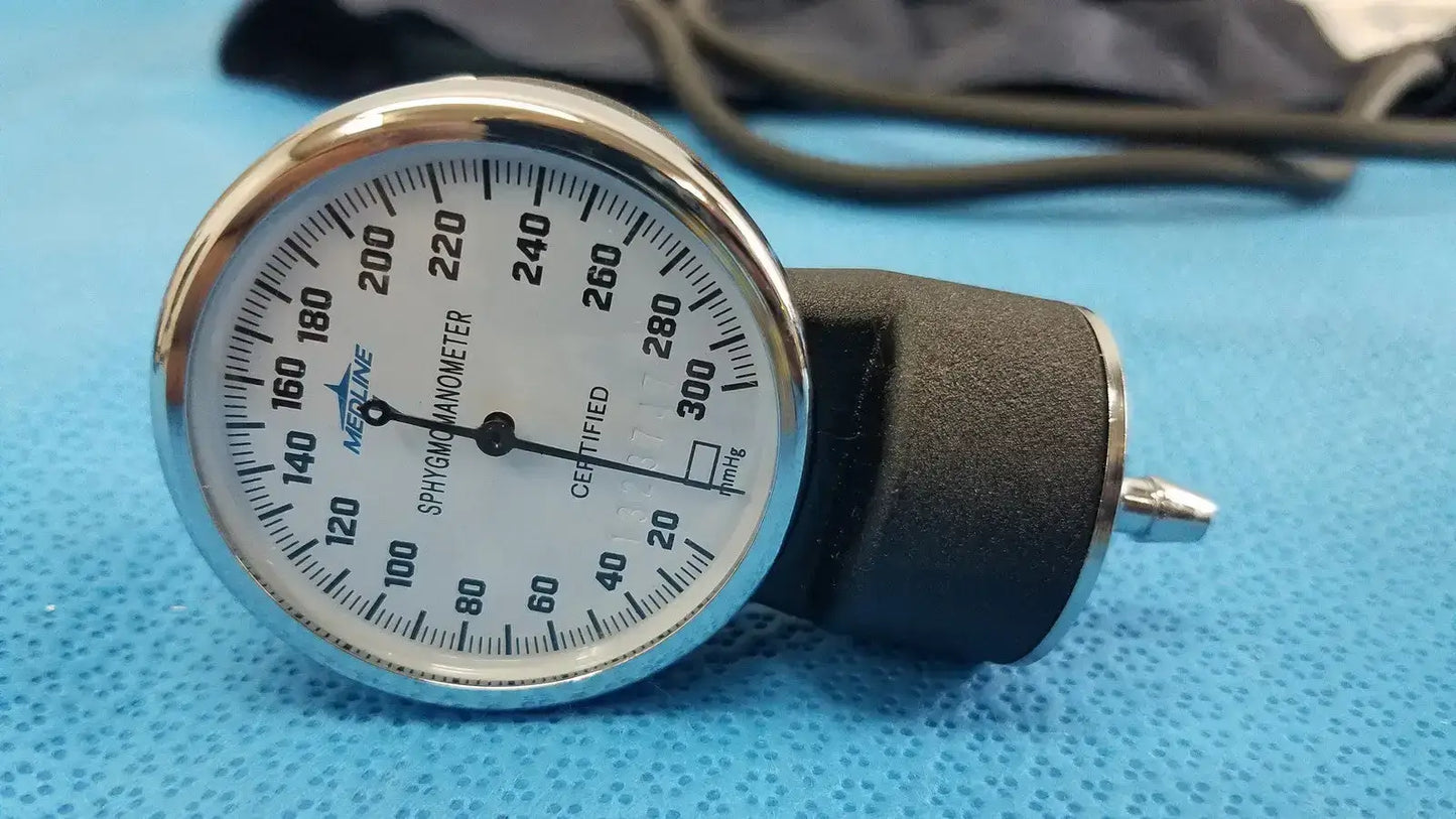 Medline Manual Adult Aneroid Sphygmomanometer Blood Pressure Cuff Arm Kit Aneroid Sphygmomanometer, second-hand product photo 14