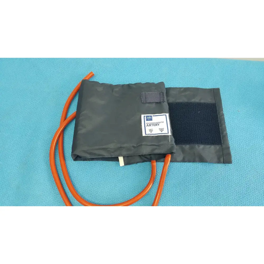 Reuse Medical Medline Sphygmomanometer Artery Large Adult Blood Pressure Cuff Blood Pressure Cuffs & Hoses, second-hand product photo 1