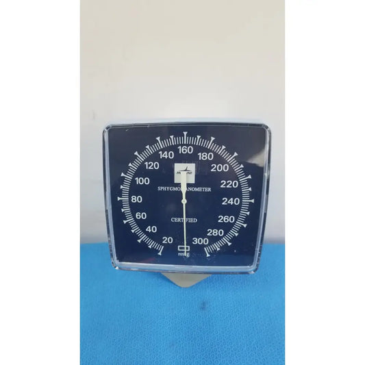 Reuse Medical Medline Sphygmomanometer Wall Mounted Aneroid Blood Pressure Monitoring, second-hand product photo 1