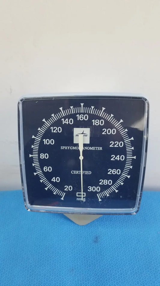 Reuse Medical Medline Sphygmomanometer Wall Mounted Aneroid Blood Pressure Monitoring, second-hand product photo 1