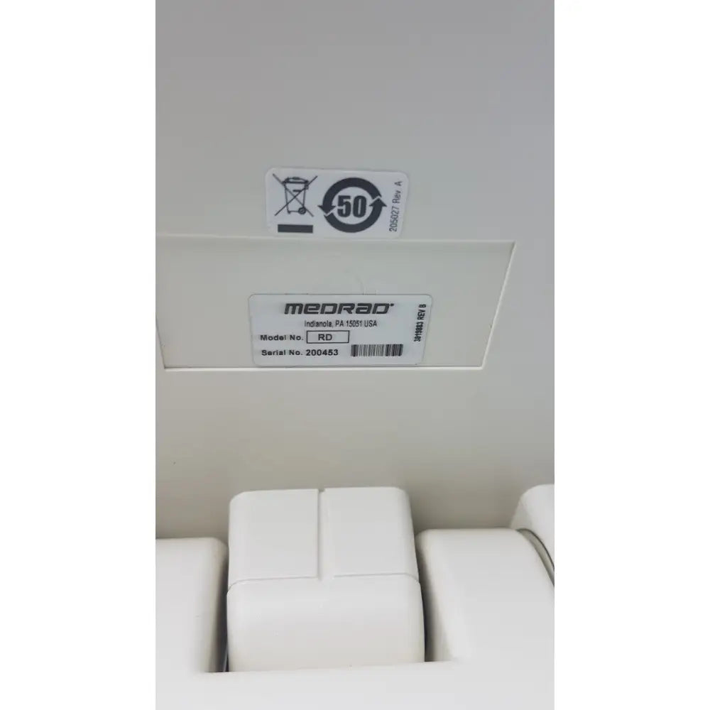 White medrad ra 1500i usa model x-ray imaging device with sleek rectangular design on medrad mark v provis injector control panel power console
