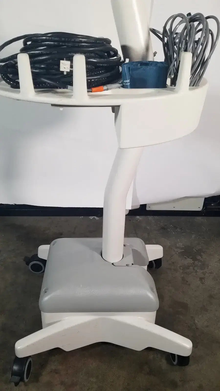 Medrad Veris MR Monitor System 8600 MR Monitor System, as-is (for parts) product photo 18