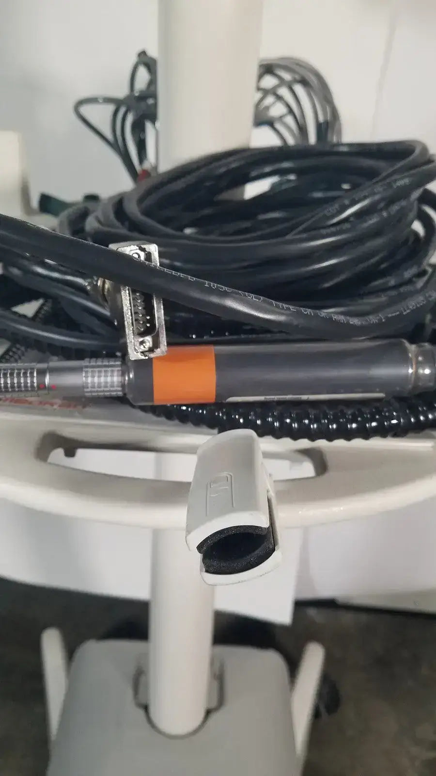 Medrad Veris MR Monitor System 8600 MR Monitor System, as-is (for parts) product photo 12