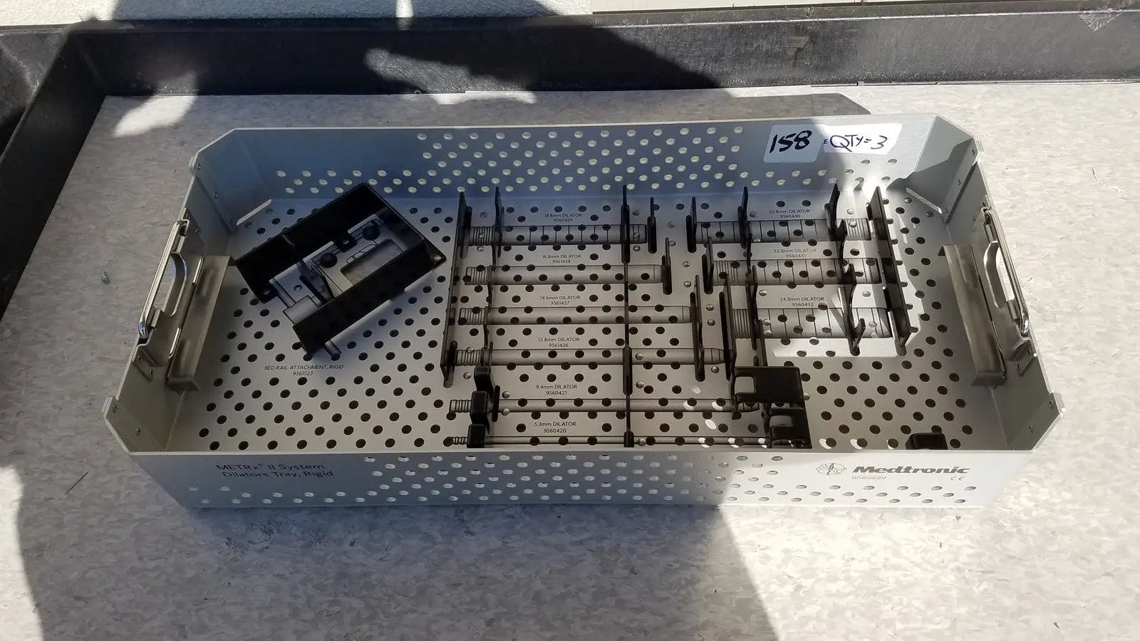 Reuse Medical Medtronic 9568529 METRx II System Dilators Tray, Rigid Sterilization Trays & Cases, second-hand product photo 1