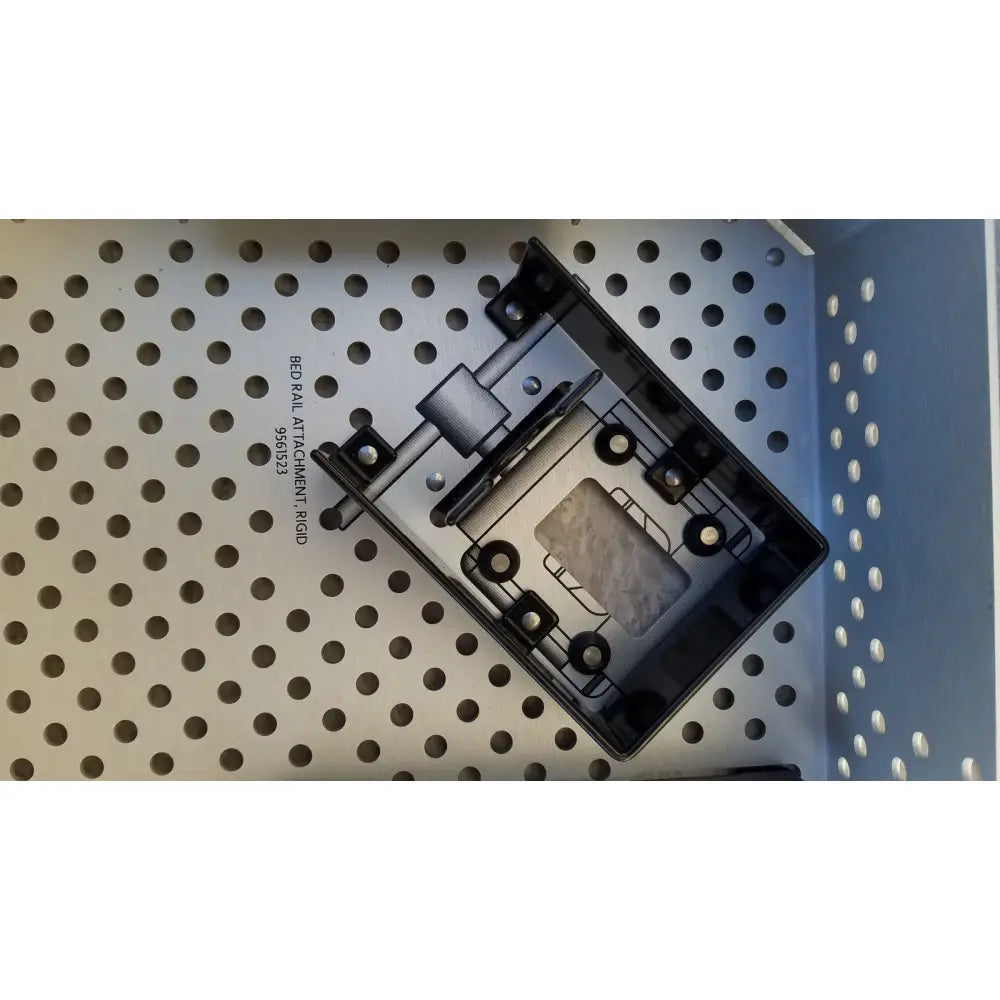 Black plastic bed rail attachment with rigid mounting brackets and central metal plate for medtronic 9568529 reuse medical sterilization trays