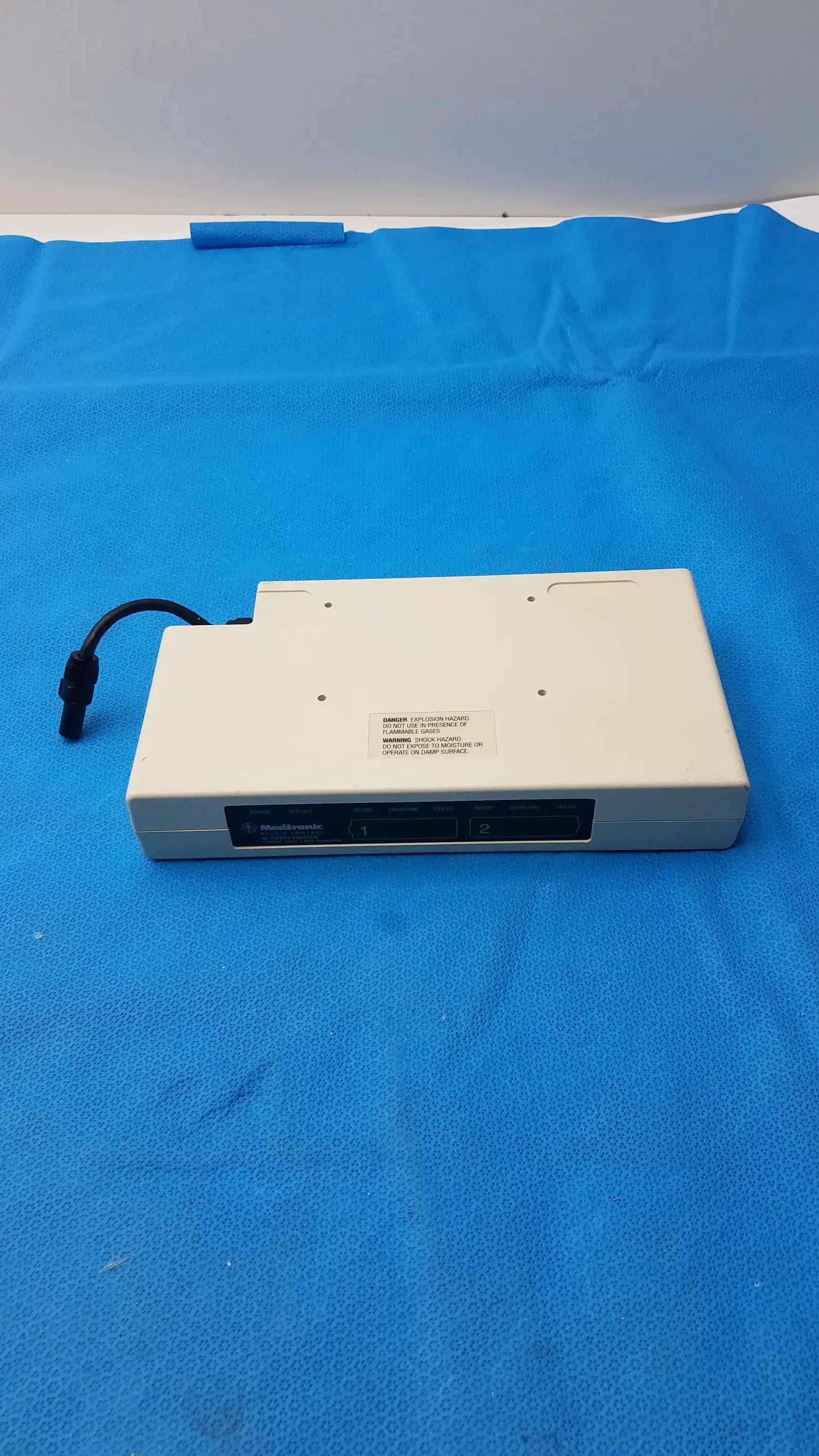 Medtronic AC Power Supply for Physio-Control Lifepak 12 – VLP12 Adapter-Used Defibrillator Accessory, second-hand product photo 1