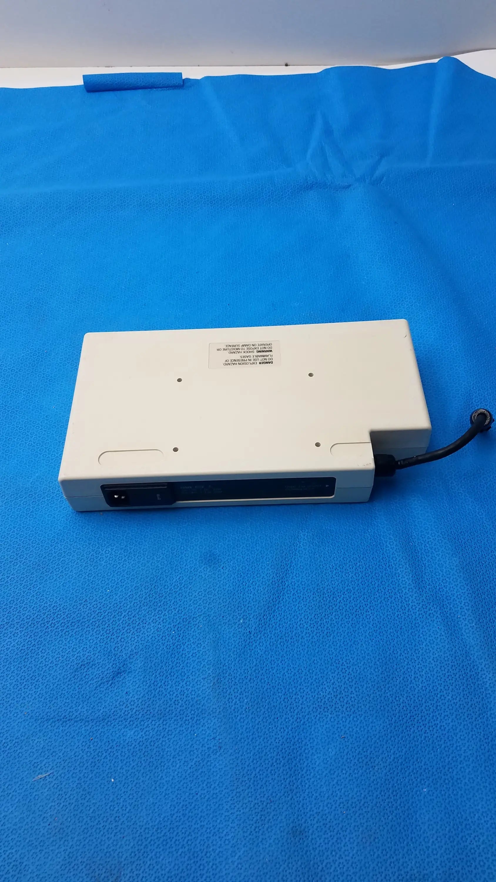 Medtronic AC Power Supply for Physio-Control Lifepak 12 – VLP12 Adapter-Used Defibrillator Accessory, second-hand product photo 4