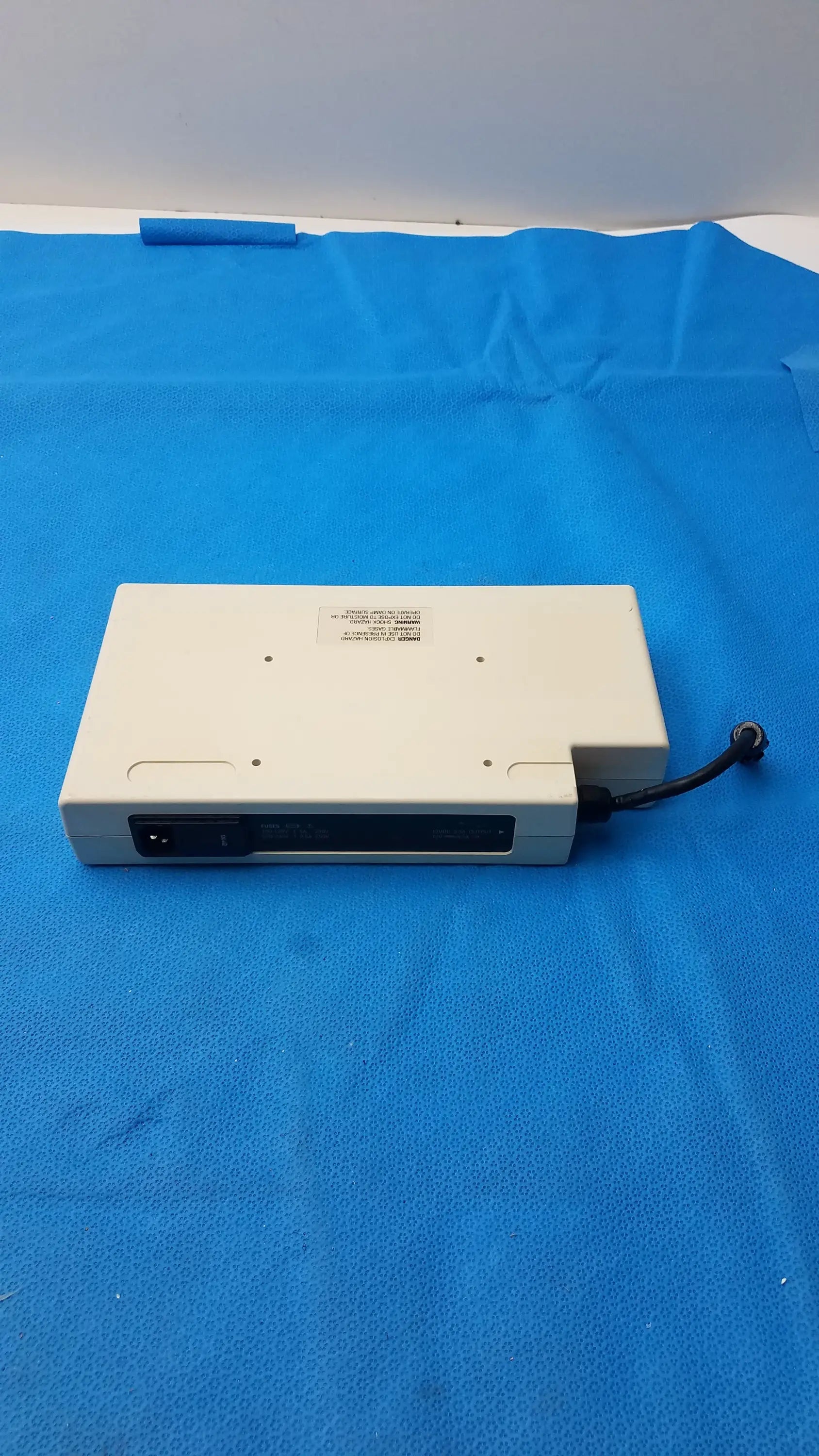 Medtronic AC Power Supply for Physio-Control Lifepak 12 – VLP12 Adapter-Used Defibrillator Accessory, second-hand product photo 3