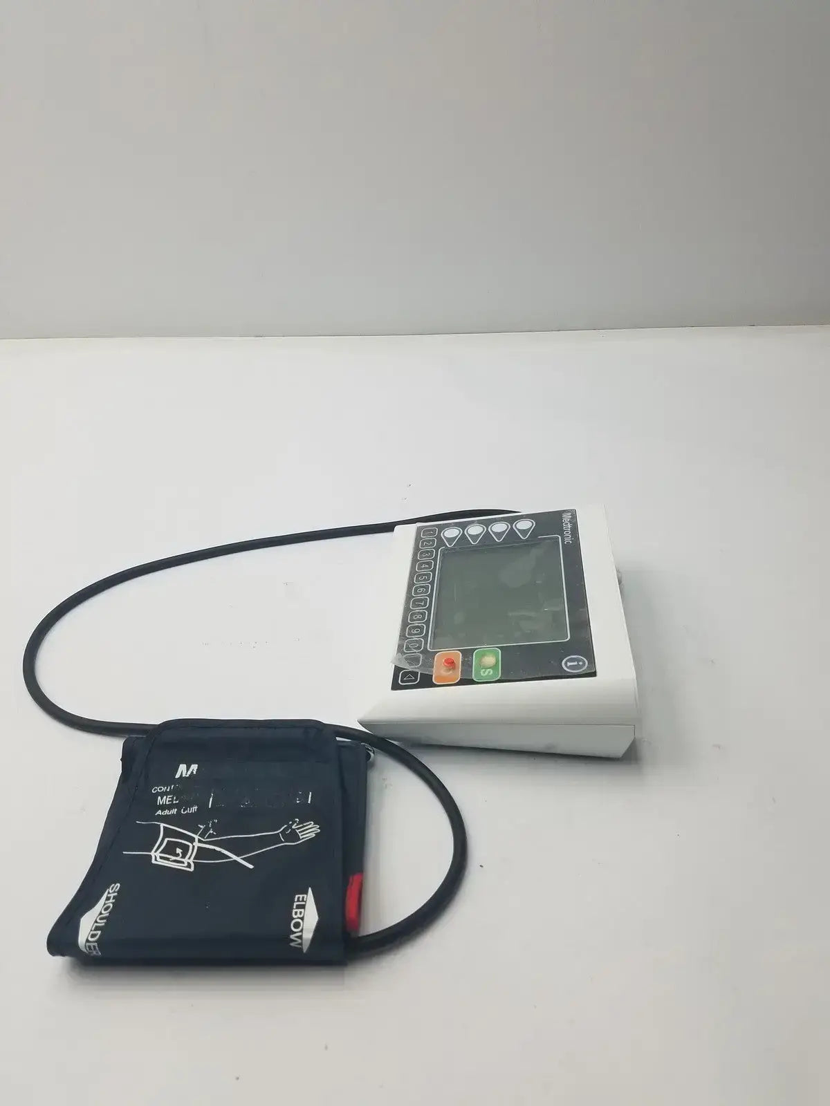 Medtronic Blood Pressure Monitor System Version-002a REF-100011-031 Blood Pressure Monitor Component, second-hand product photo 18