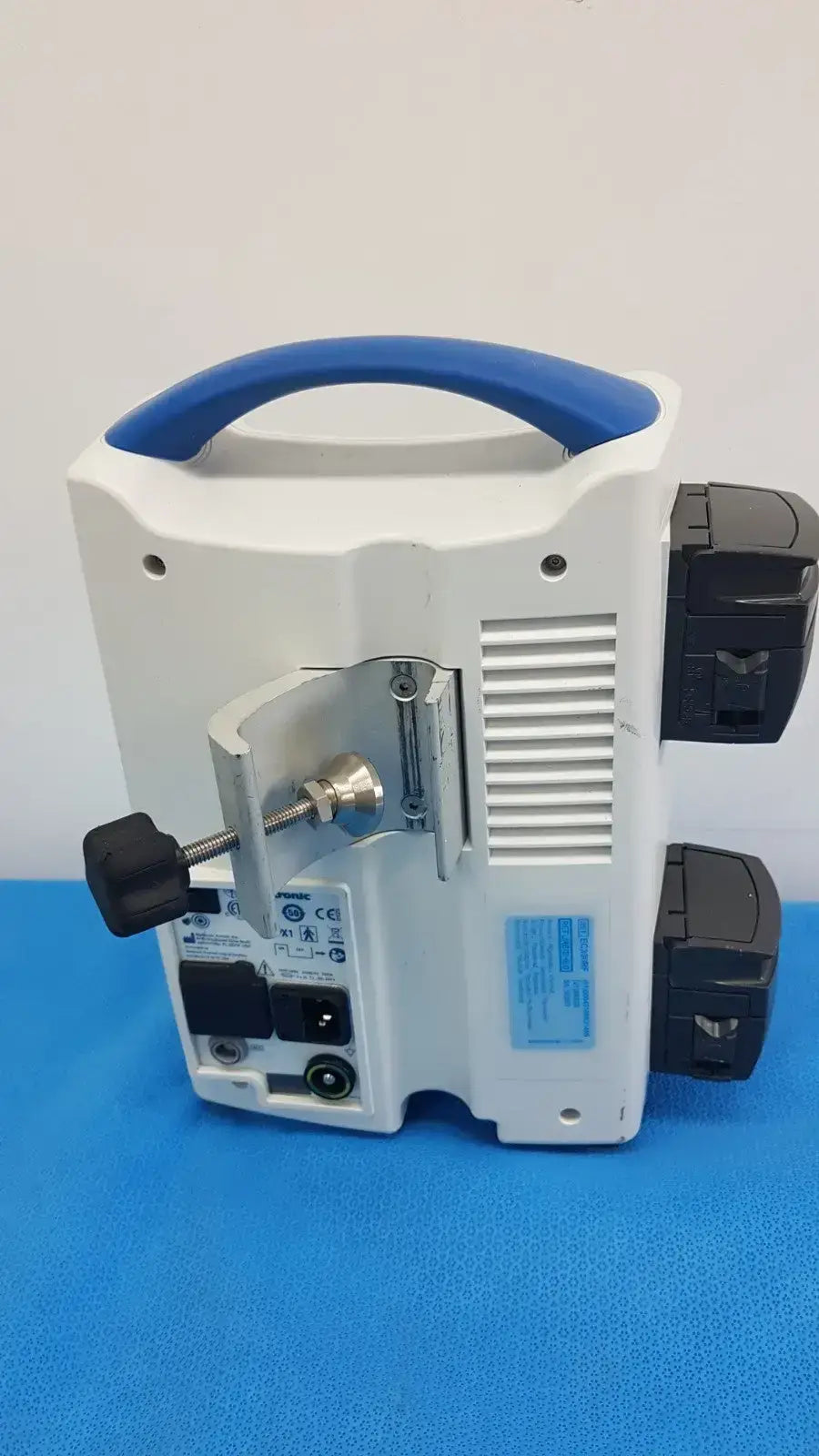 Medtronic IPC Console EC300RF with EF200 Foot Pedal – Surgical System Surgical Console System, second-hand product photo 8
