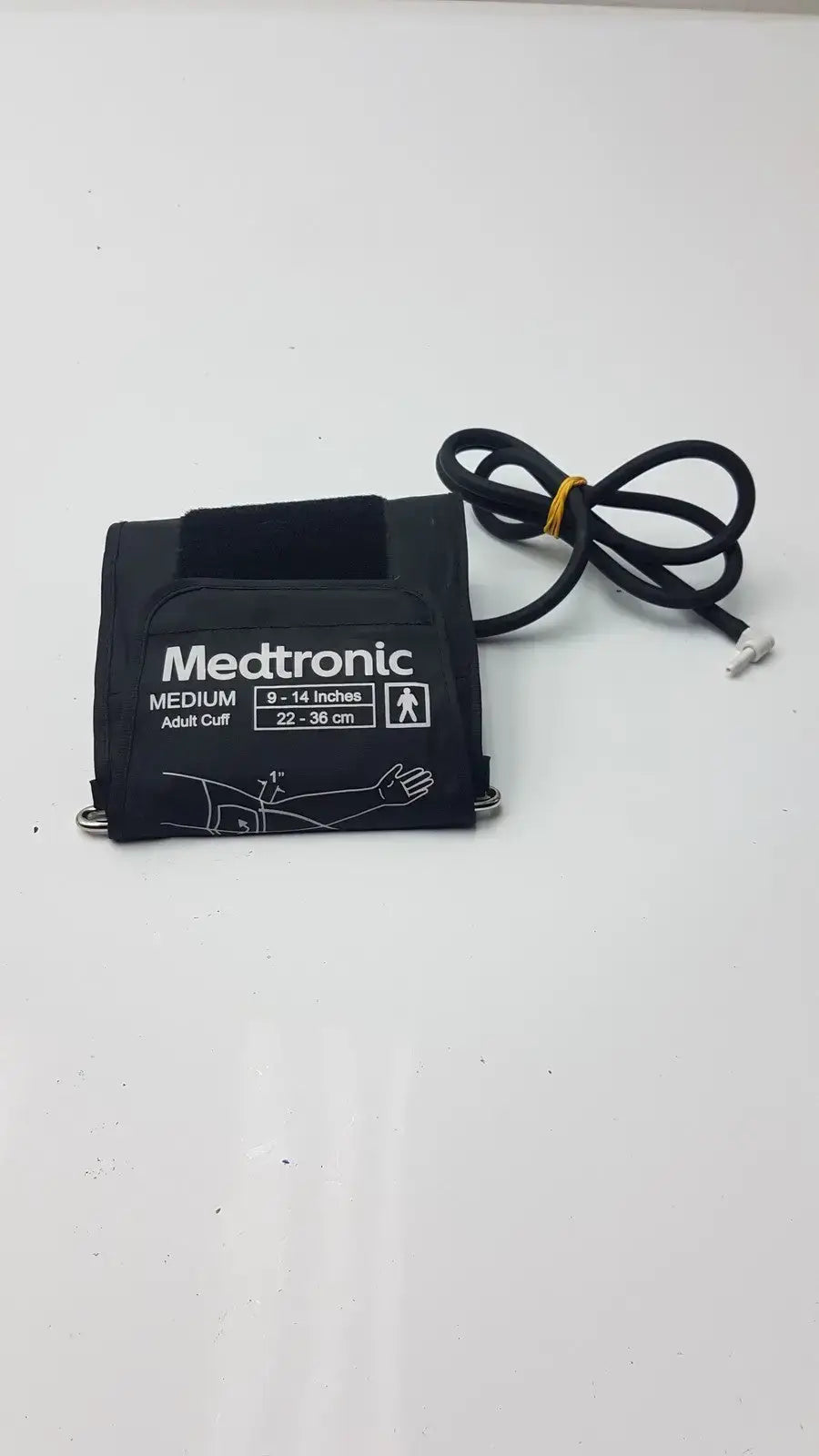 Medtronic Medium 9-14 Inches Adult BP Cuff 22-36 cm Blood Pressure Cuff, second-hand product photo 1