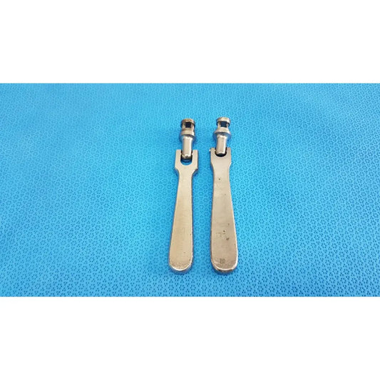 Reuse Medical Medtronic Octobase Retractor Handle – Surgical Positioning Component lot of 2 Surgical Retractors, second-hand product photo 1