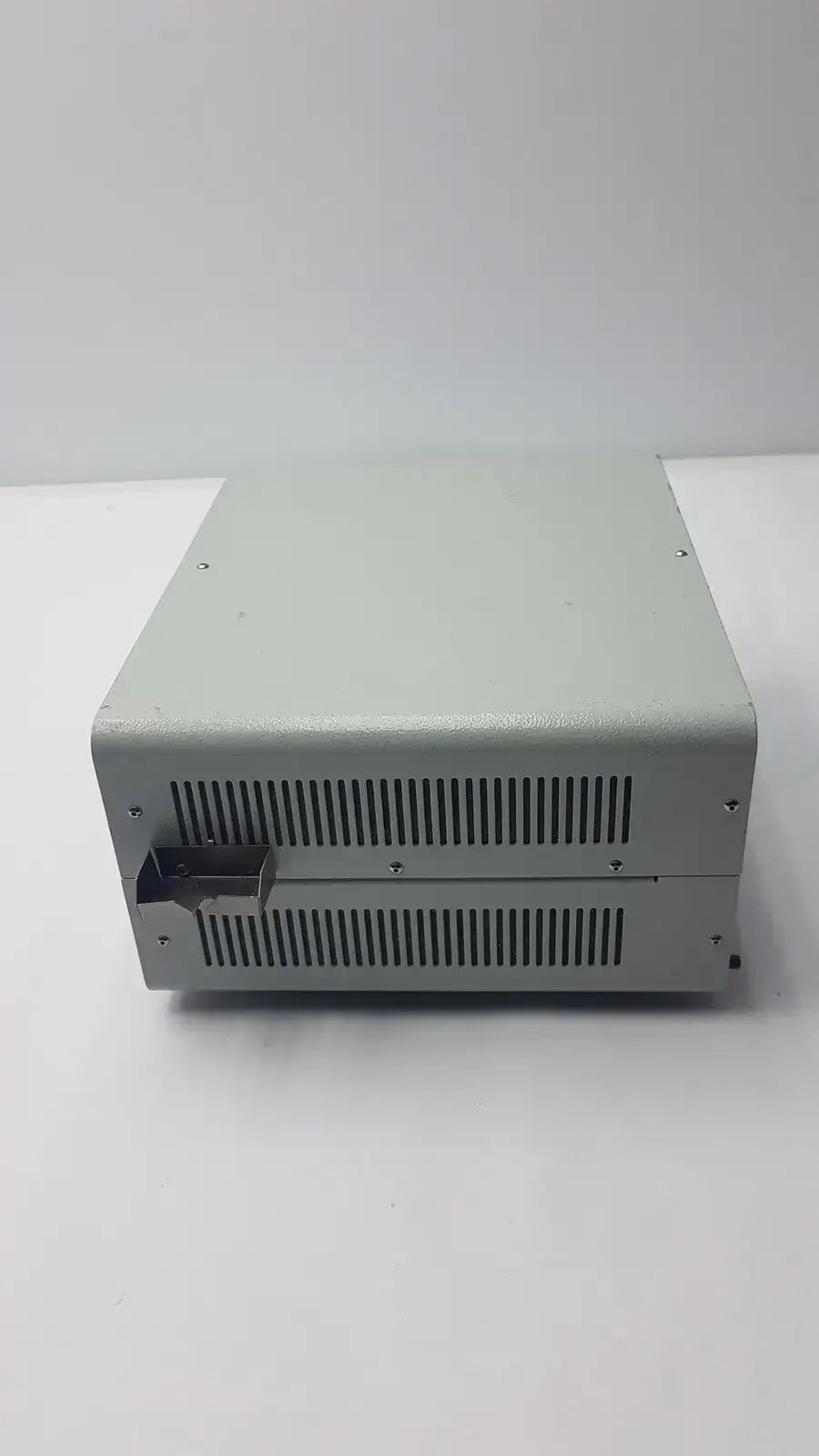 MegaDyne Mega VAC-PLUS Smoke Evacuator Ref 2200 Surgical Smoke Evacuator, second-hand product photo 2