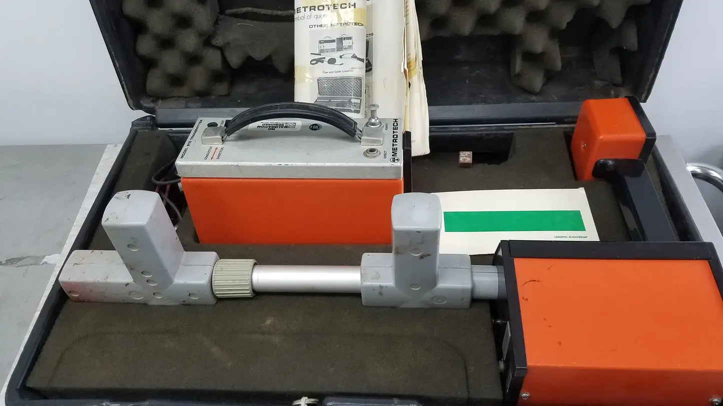 Reuse Medical Metrotech Model 810 Transmitter & Line Tracer Other Medical & Lab Equipment, as-is (for parts) product photo 1