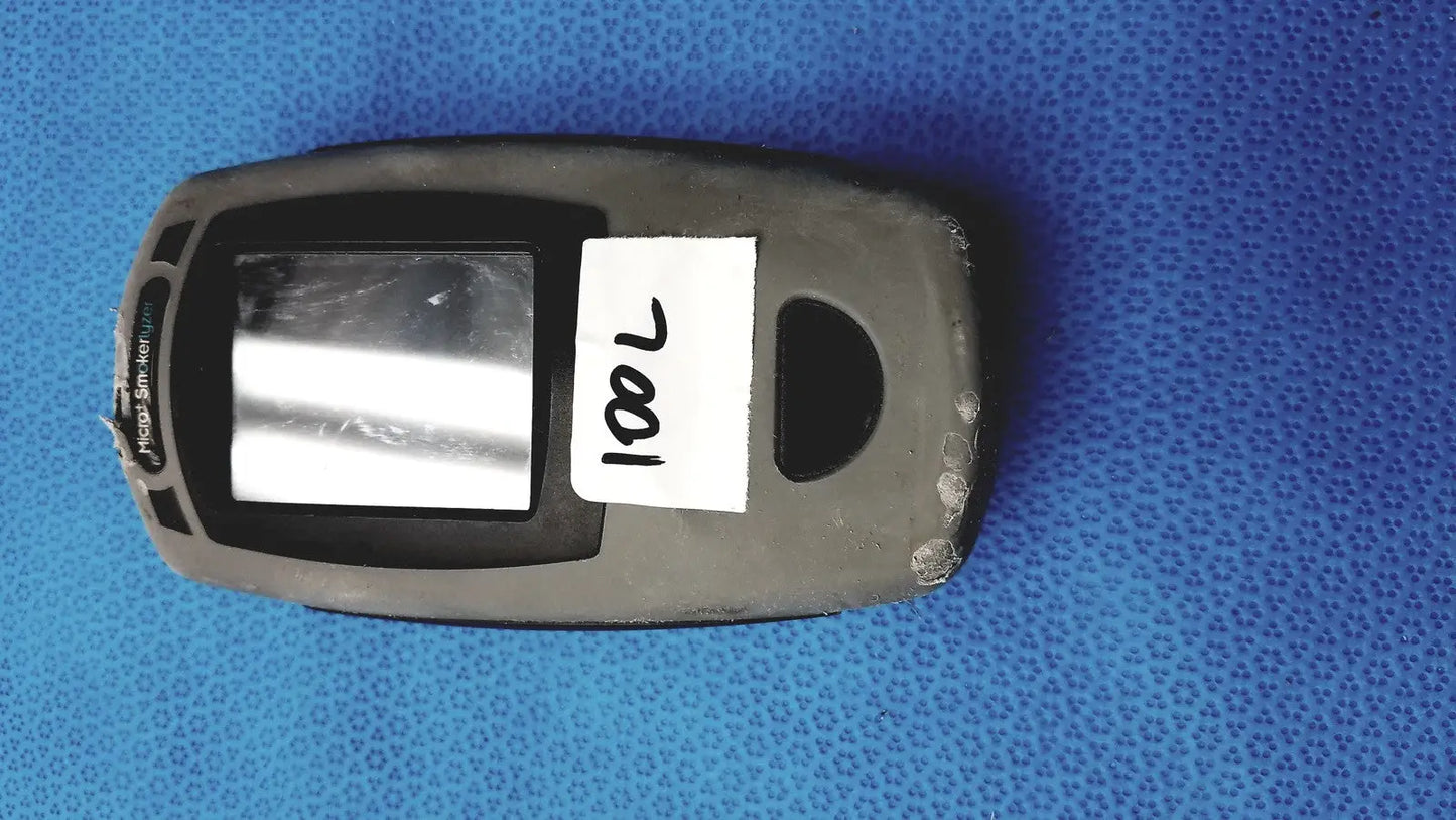 Bedfont Micro Smokerlyzer Breath CO Monitor Stop Smoking Device by Bedfont Breath Carbon Monoxide Monitor, second-hand product photo 1
