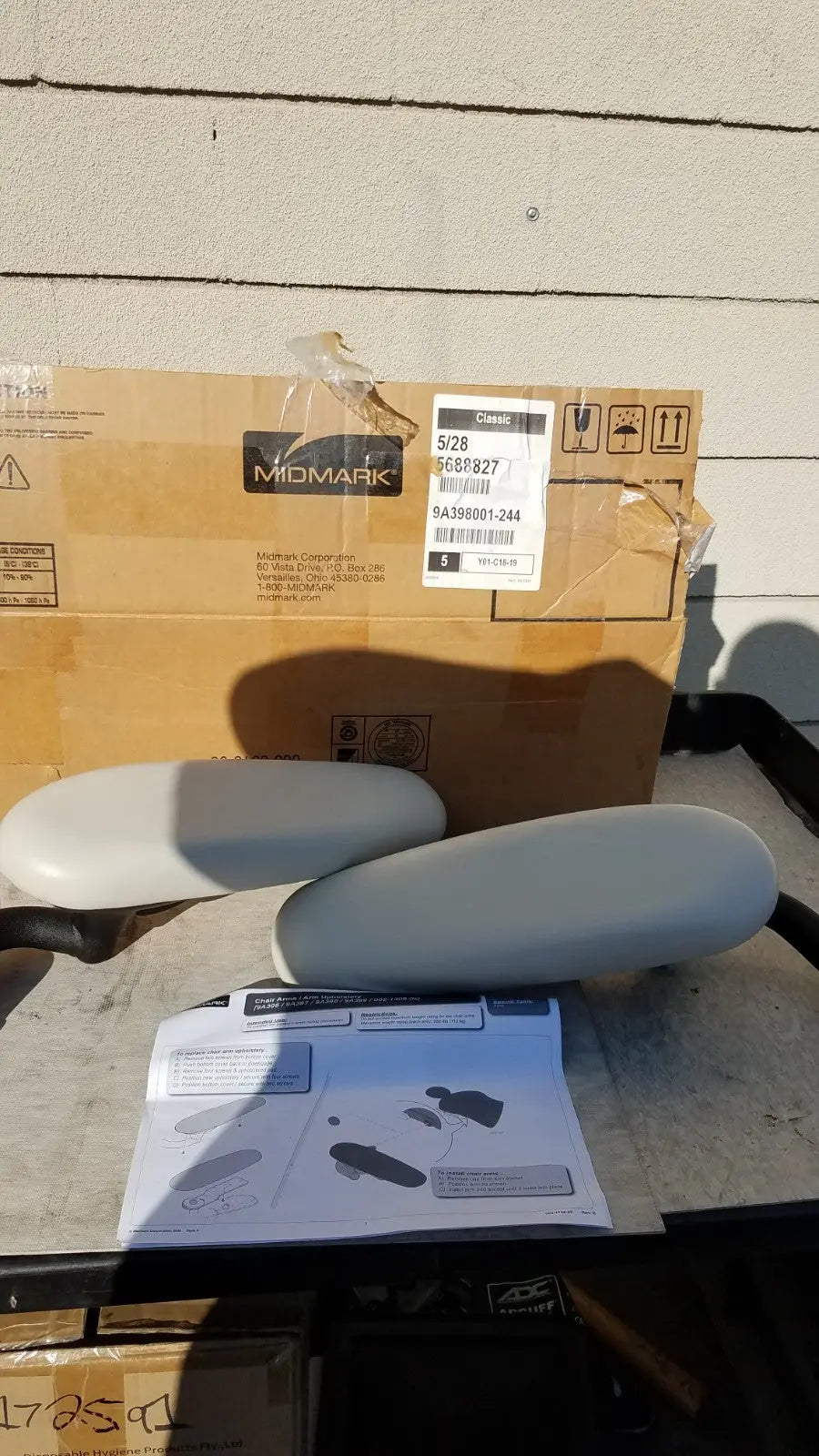Reuse Medical Midmark Adjustable Chair Arms – Accessories for Medical Chairs Examination & Operation Tables, second-hand product photo 1