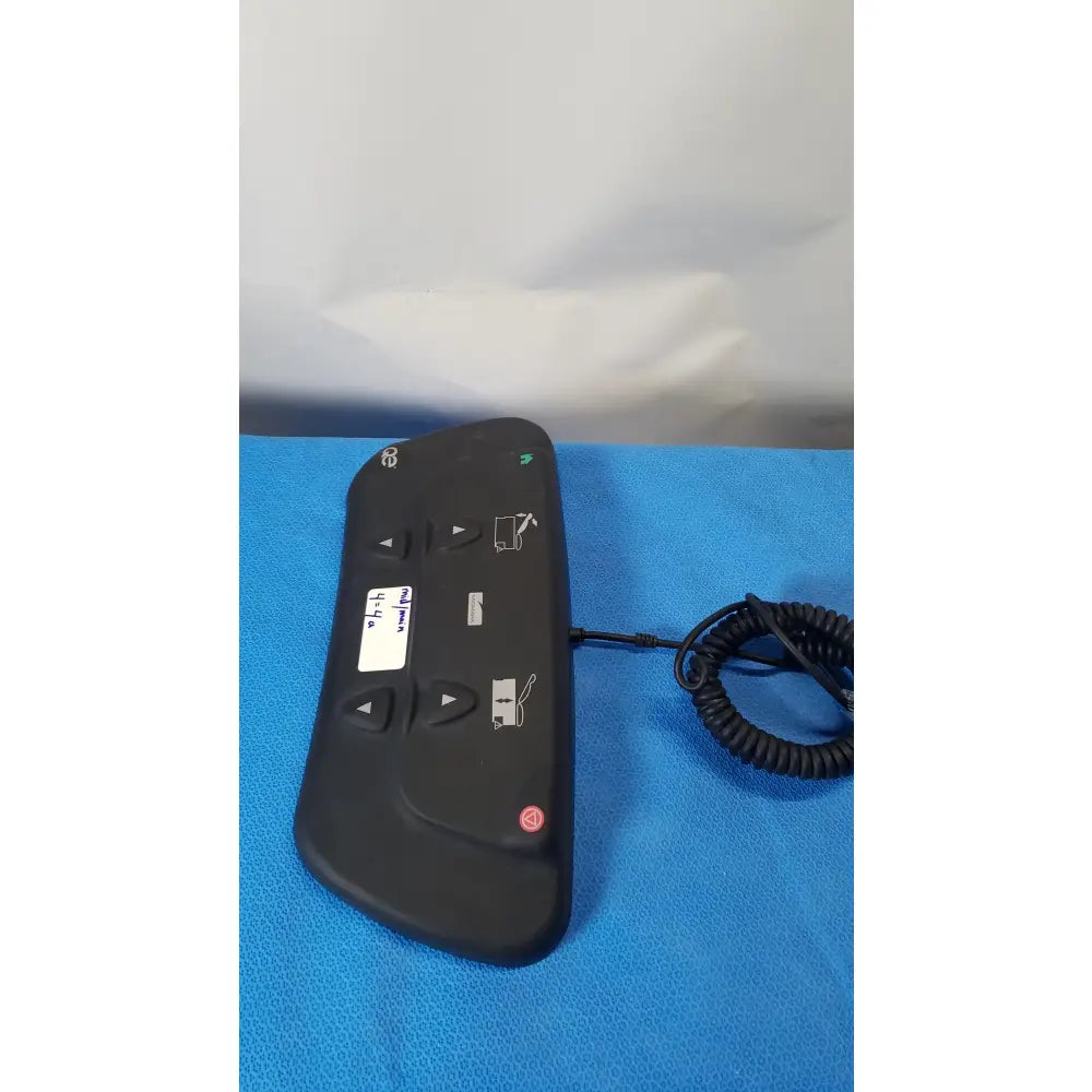 Midmark QE IPX1 Wired Foot Controller Foot Pedal Wired Foot Controller / Foot Pedal, as-is (for parts) product photo 3
