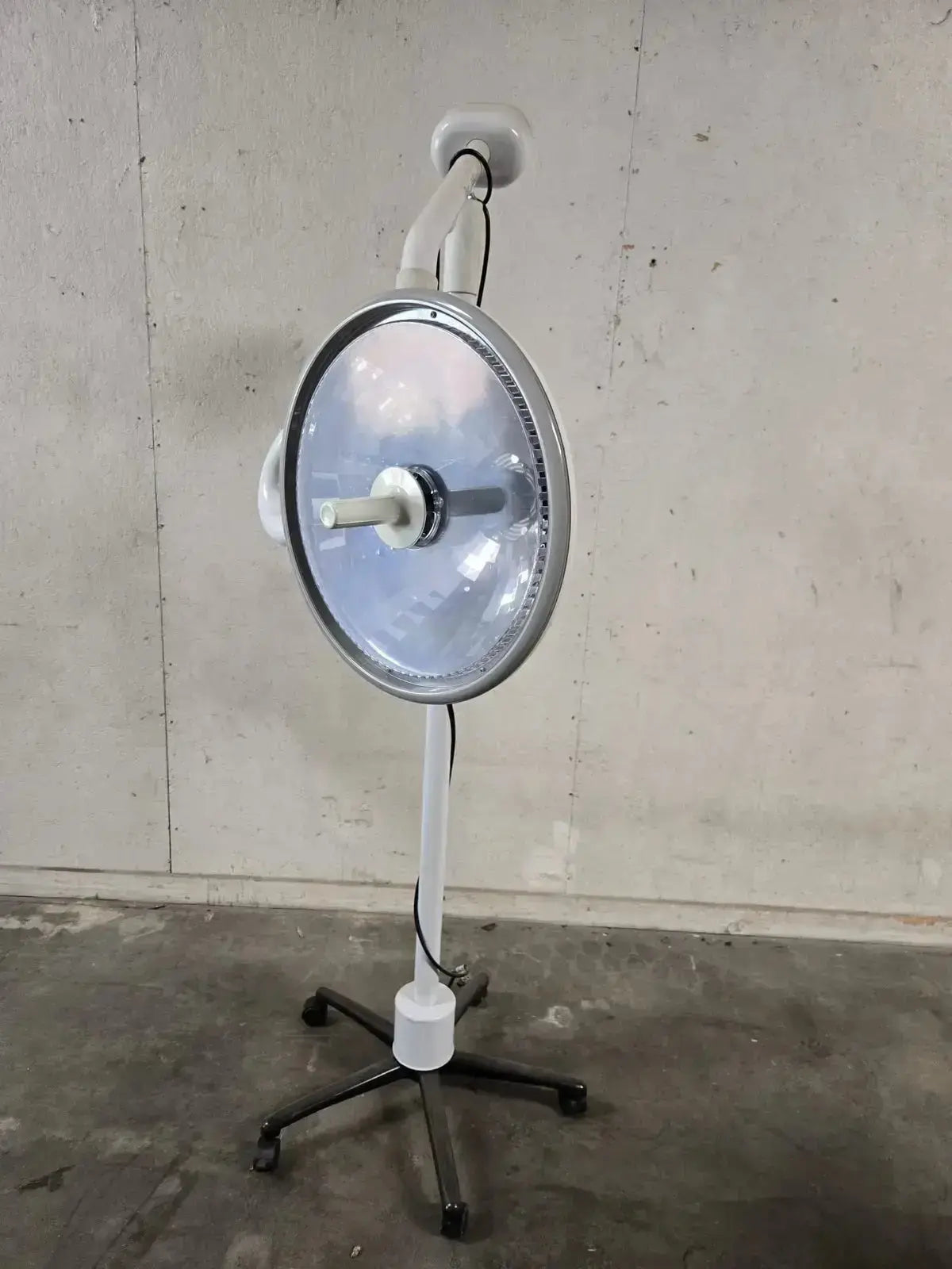 Midmark Ritter 355-022 Minor Surgery Procedure With Rolling Stand Procedure Light, second-hand product photo 4