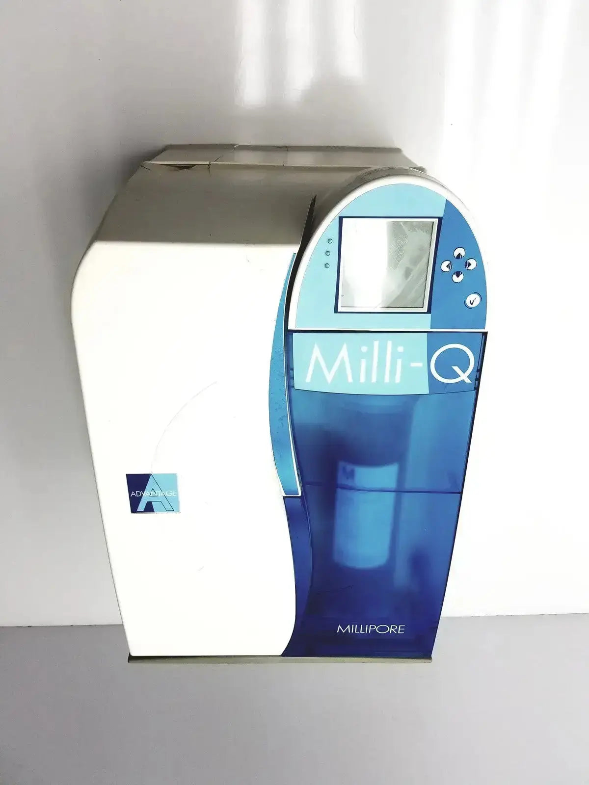 Millipore Z00Q0V0T0 Milli-Q Advantage A10 TOC Monitor Water Purification System Water Purification System, second-hand product photo 1