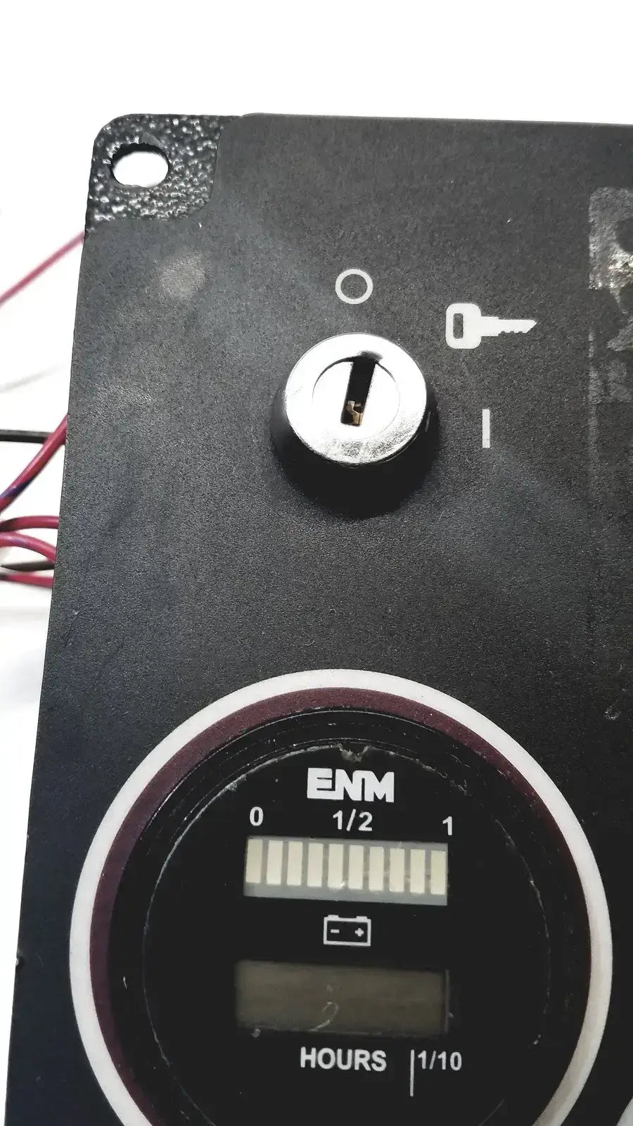 Minuteman 715440 Control Console With Gauge, Battery Meter & Button Control Console, second-hand product photo 3