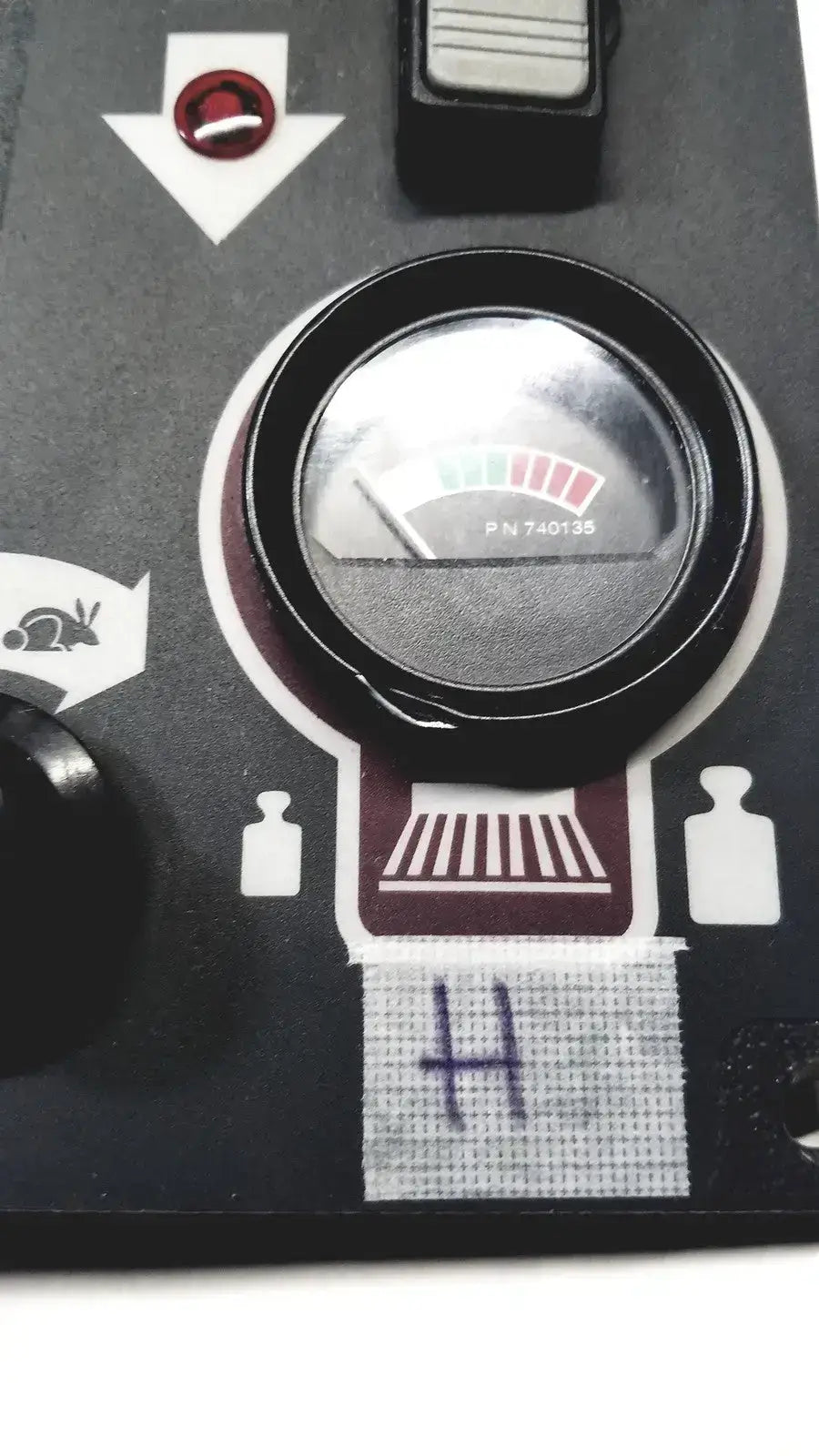 Minuteman 715440 Control Console With Gauge, Battery Meter & Button Control Console, second-hand product photo 5