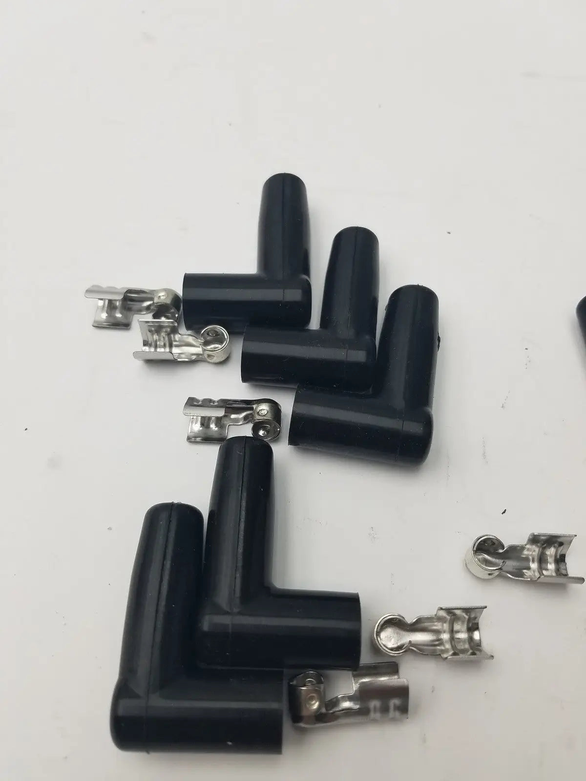 MSD Ignition Spark Plug Wire Terminals & Black 90 Degree Right/Left Angle Boots Ignition Wire Terminals and Boots, second-hand product photo 5