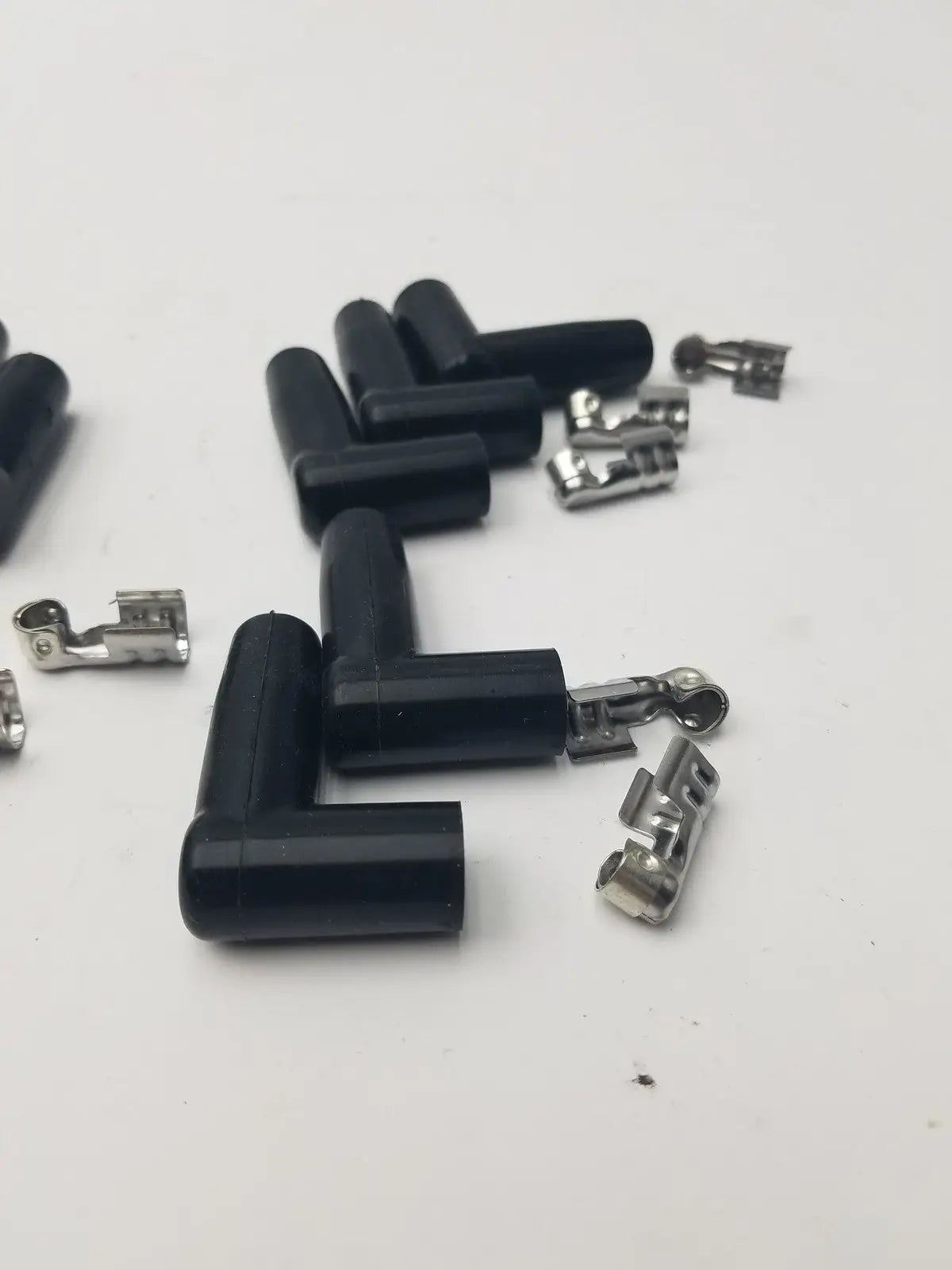 MSD Ignition Spark Plug Wire Terminals & Black 90 Degree Right/Left Angle Boots Ignition Wire Terminals and Boots, second-hand product photo 7