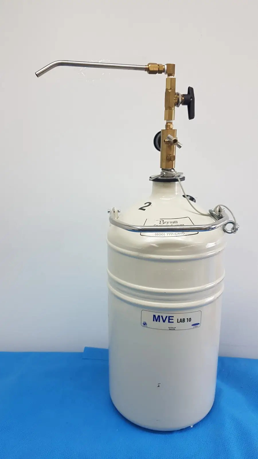 Reuse Medical MVE Lab 10 Liter Liquid Nitrogen Container with Withdrawal Device Other Medical & Lab Equipment, second-hand product photo 1