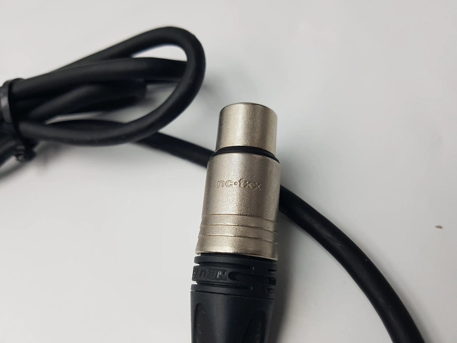 Silver xlr audio cable connector with black insulated cord for nds bpm150s24f06 medical power supply adapter 24v 6.25a