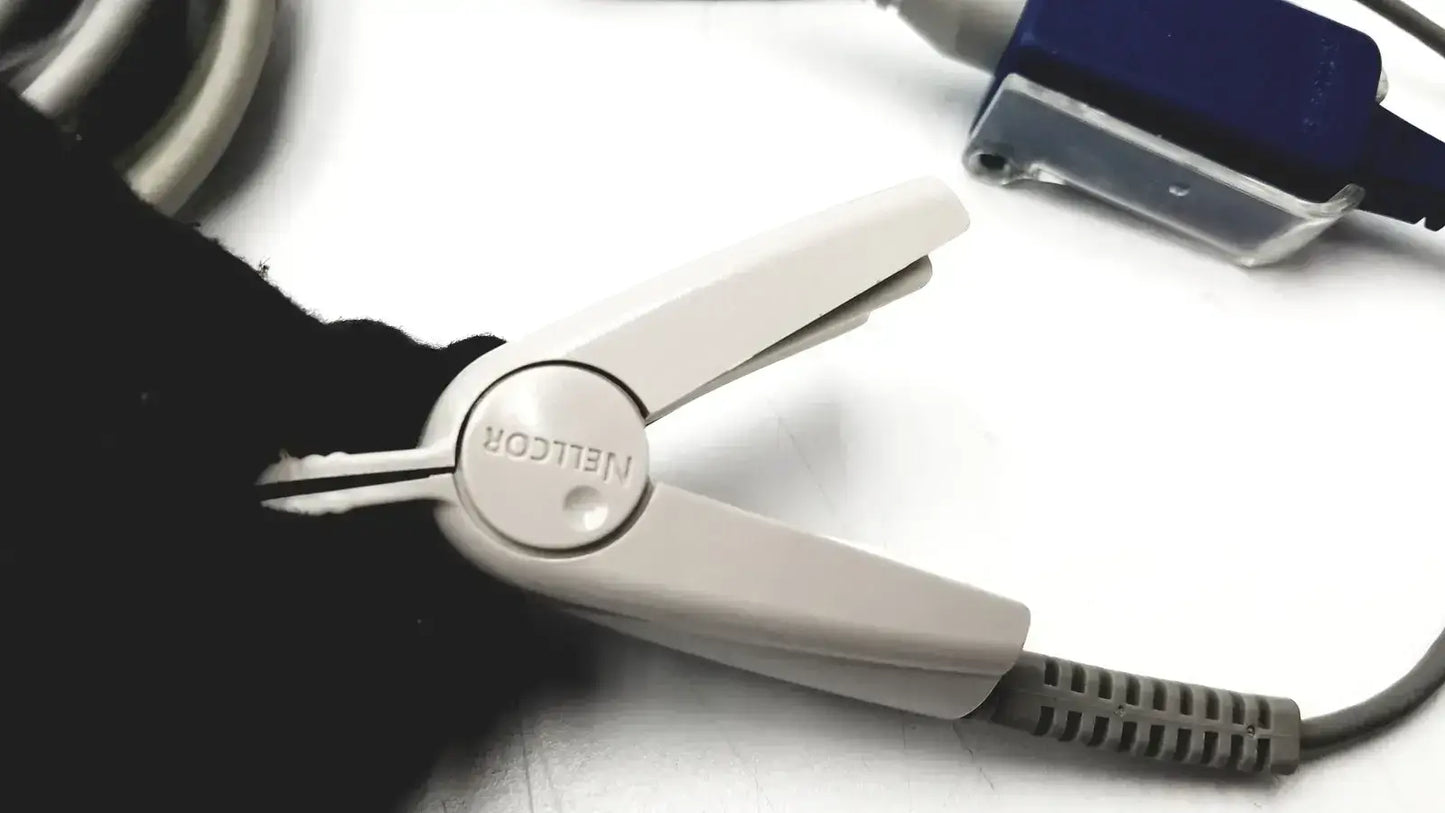 Nellcor DEC-4 / DEC-8 Sensor Extension Cable & OxiMax Spo2 Sensor Adult Pulse Oximetry Accessory, as-is (for parts) product photo 8