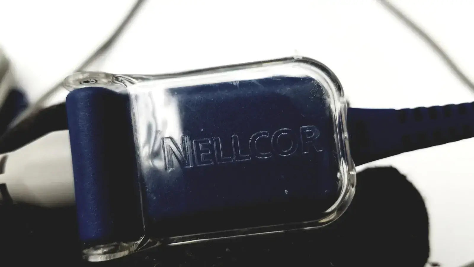 Nellcor DEC-4 / DEC-8 Sensor Extension Cable & OxiMax Spo2 Sensor Adult Pulse Oximetry Accessory, as-is (for parts) product photo 3