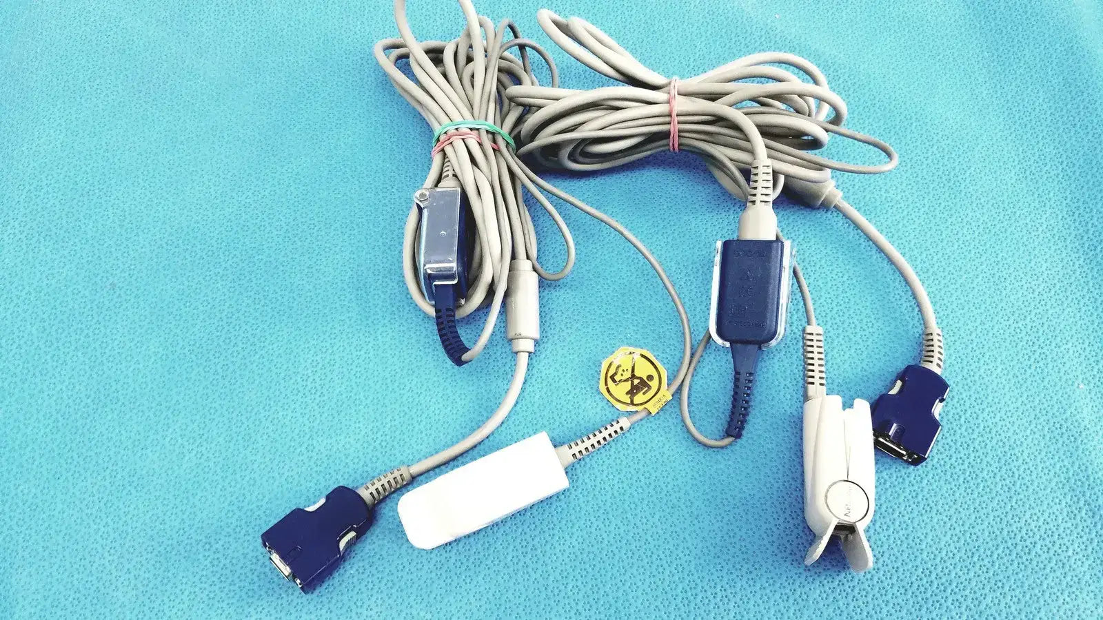 Nellcor Doc-10 Adult OxiMax Spo2 Sensor Clip - Lot of 2 SpO2 Sensor Clip, second-hand product photo 1