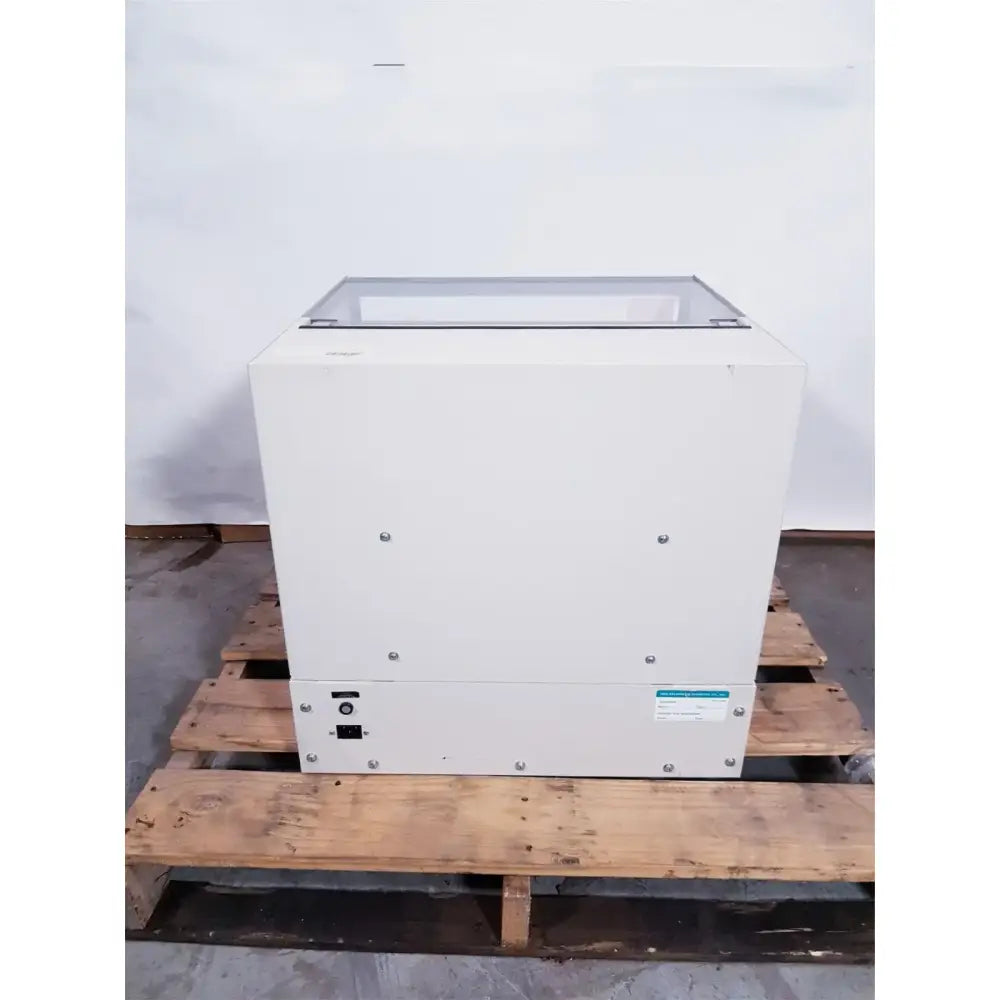 Reuse Medical New Brunswick Scientific CLASSIC C24 Lab Incubators, new product photo 1